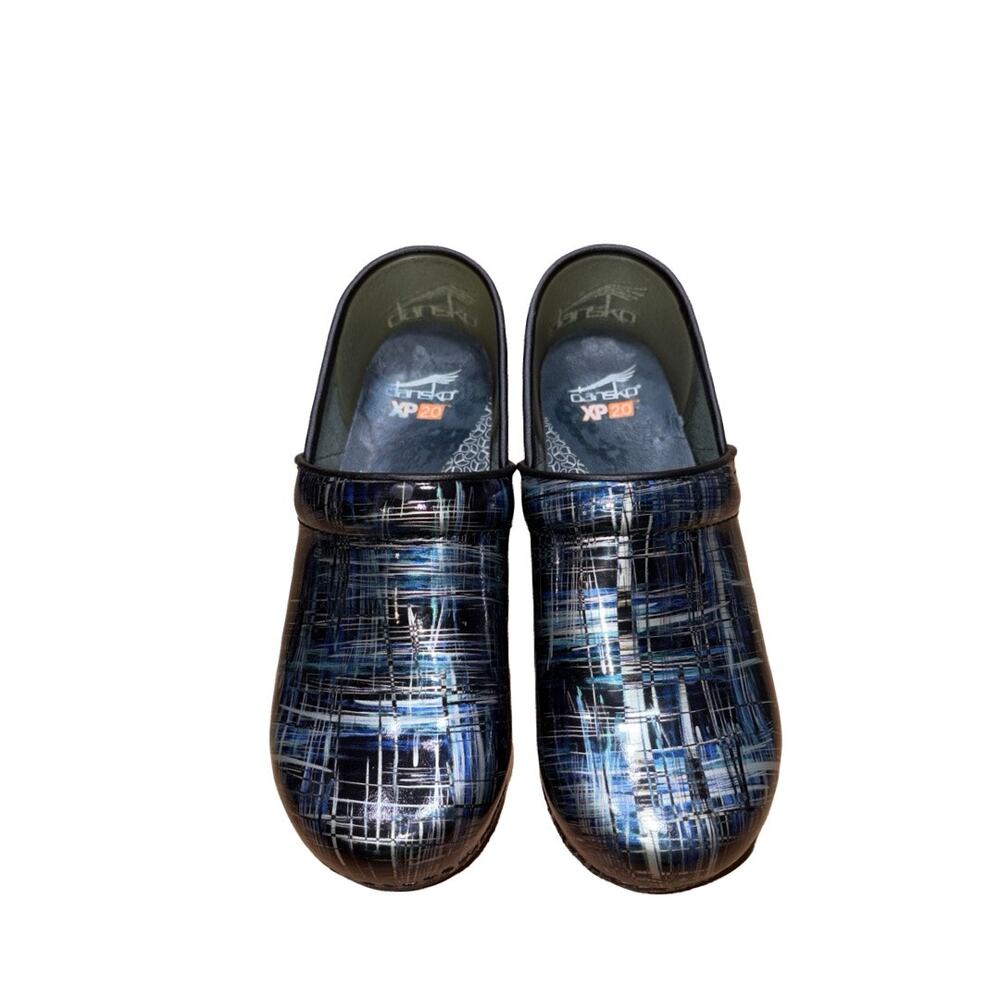 Dansko XP 2.0 Glossy Blue Crosshatch Patent Finish Clogs   Size: EU 39/US 8.5- 9